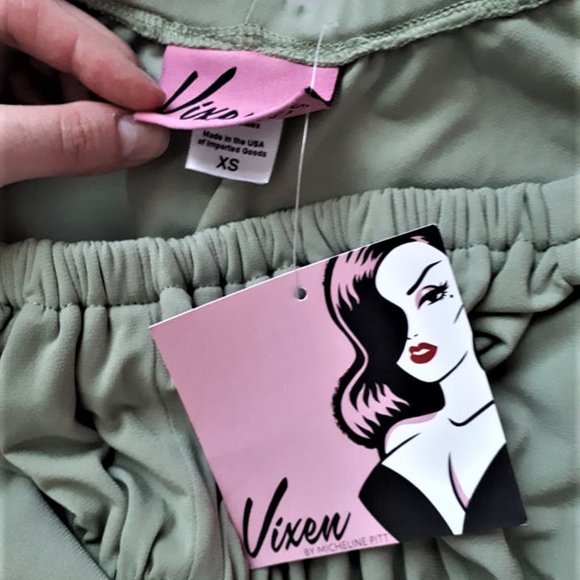 Sage green Vixen vacation blouse - Picture 5 of 5